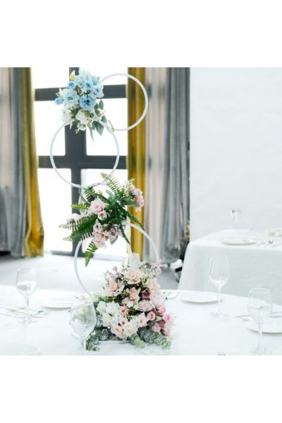 Location Structure design floral blanc